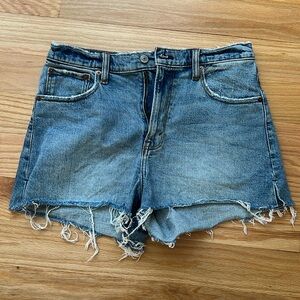 Abercrombie the cutoff short size 6